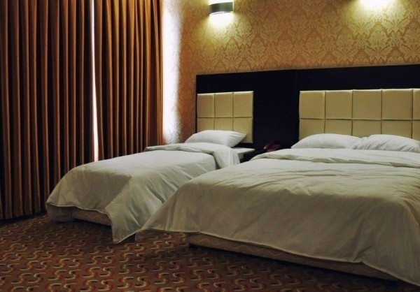 اتاق سه تخته هتل کریمه قم